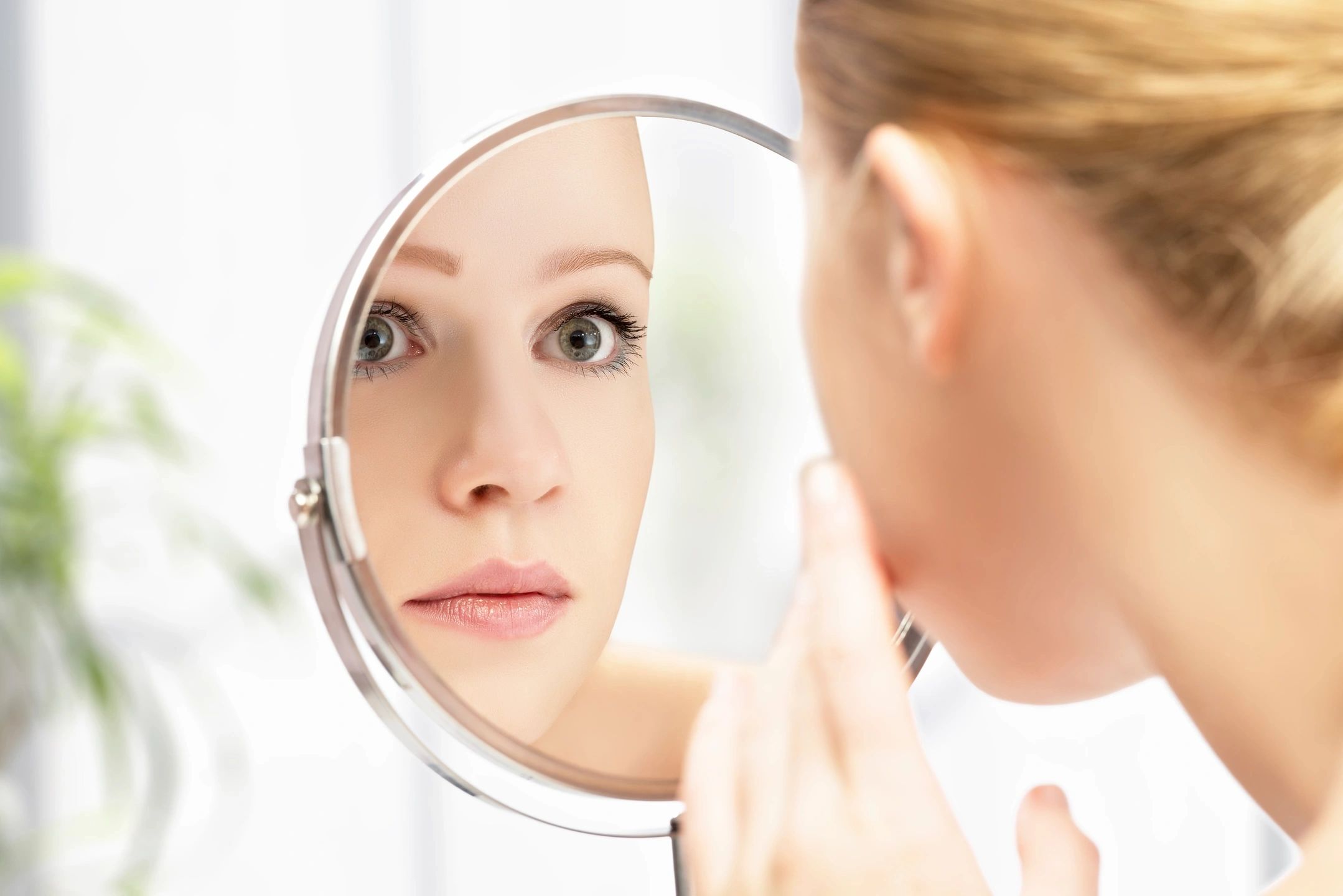 Peptides for Eye Area Rejuvenation: The Science Behind Younger-Looking Eye